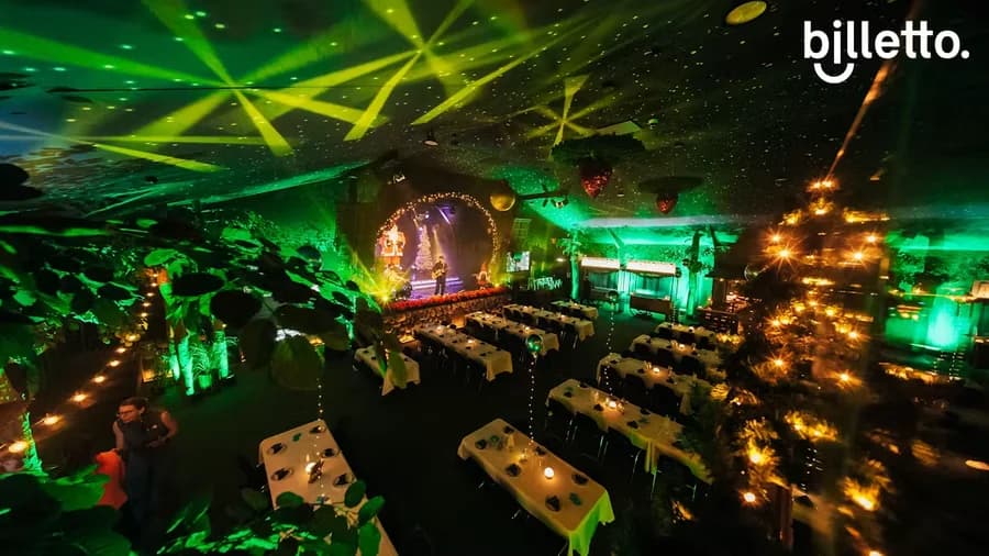 The Year's Grand Christmas Party