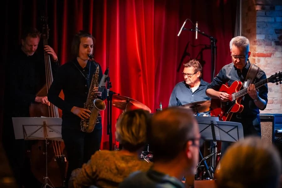 LETH's JAZZ with Easy Living – Paul Desmond/Jim Hall Tribute