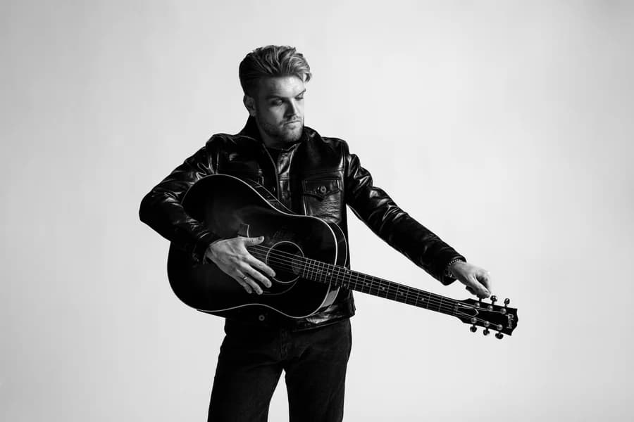 Jacob Dinesen intimate concert