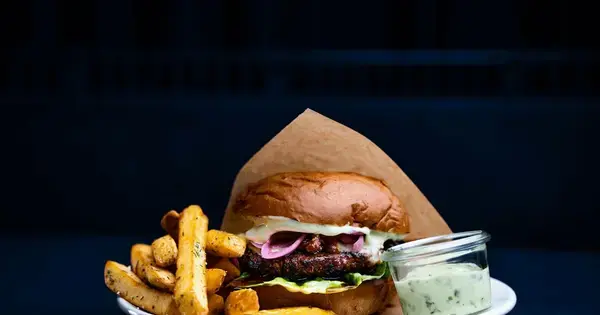 Burger og Comedy-aften hos MIB-Martin Ib på Aarhus Ø