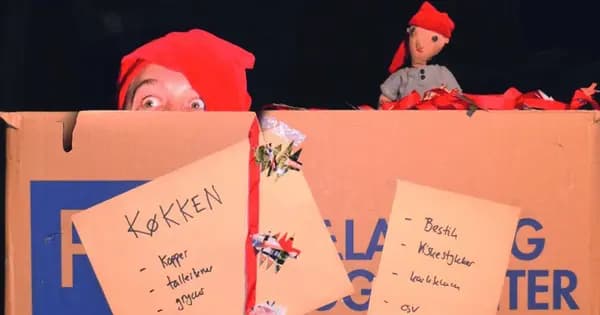 The Little World's Theater: A Real Elf