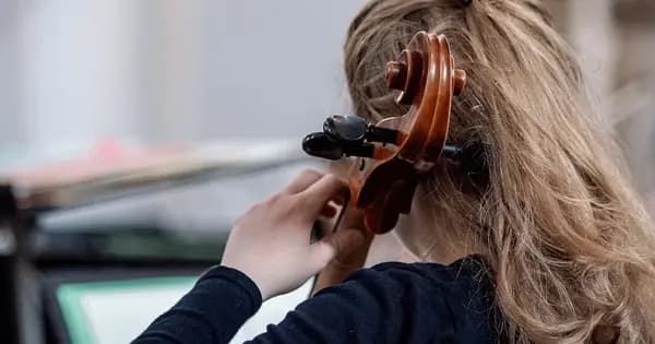 Solo Concert - Léa Sol, Cello