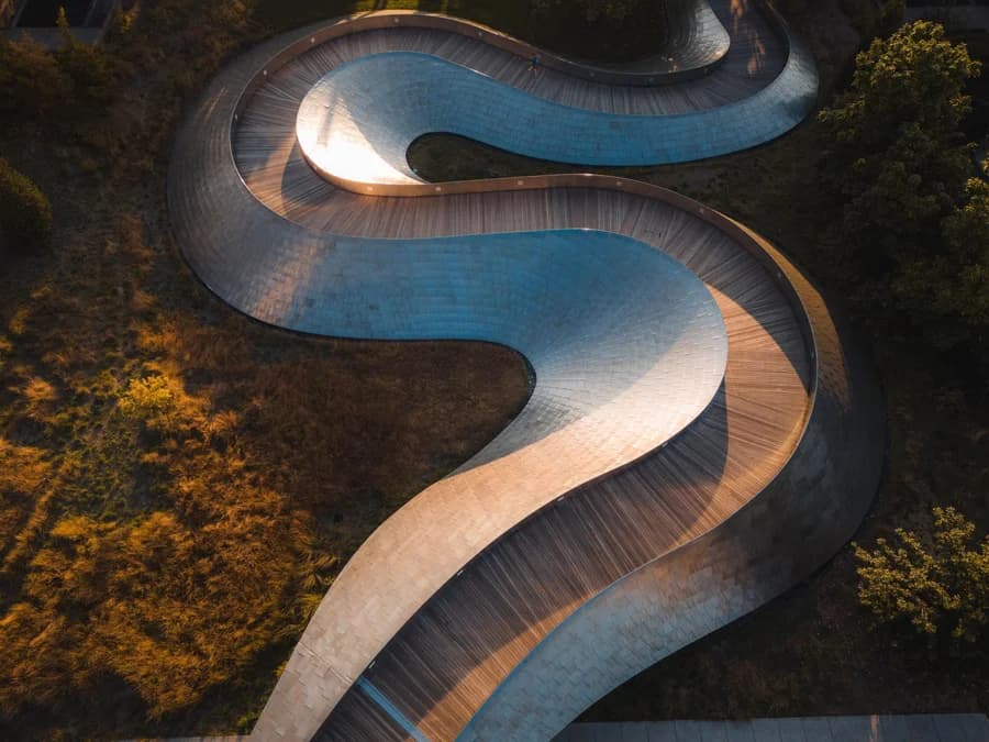 Surroundings That Make the Brain Happy - Nature and Architecture